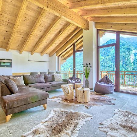 Ski-in / Ski-out Chalet Maiskogel Bergli by Alpen Apartments Kaprun Eksteriør bilde