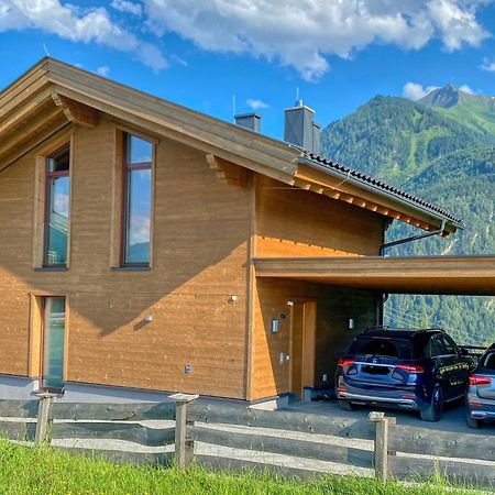 Ski-in / Ski-out Chalet Maiskogel Bergli by Alpen Apartments Kaprun Eksteriør bilde