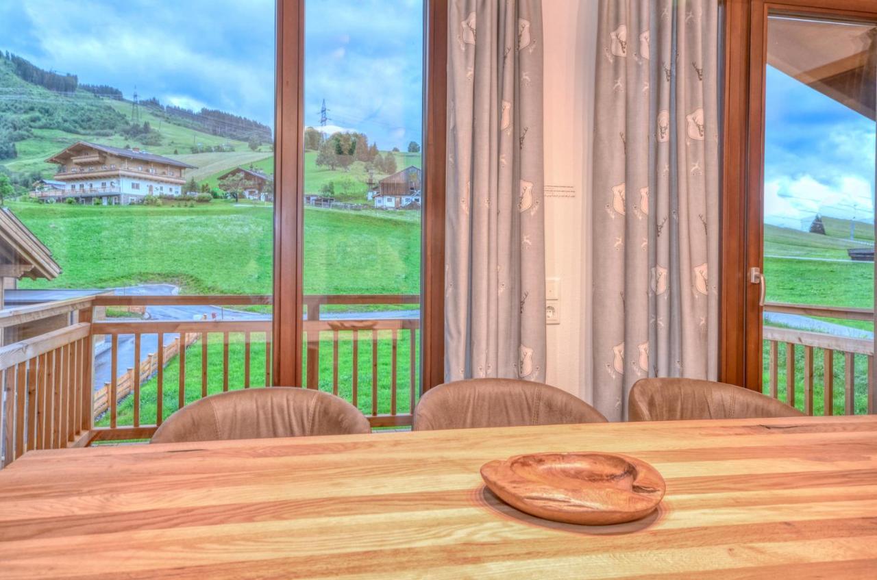 Ski-in / Ski-out Chalet Maiskogel Bergli by Alpen Apartments Kaprun Eksteriør bilde